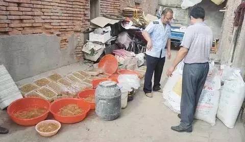【提醒】可怕！工业明开云 开云体育胶做有毒食品畅销8省这样的凉皮你敢吃吗？(图6)