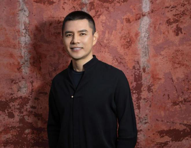 开云 开云体育APP赵普：初中学历逆袭央视主持汶川地震一哭成名为何突然消失？(图15)