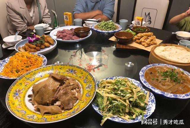 开云 开云体育平台三线主食吃货：光看这凉菜就太值了(图1)