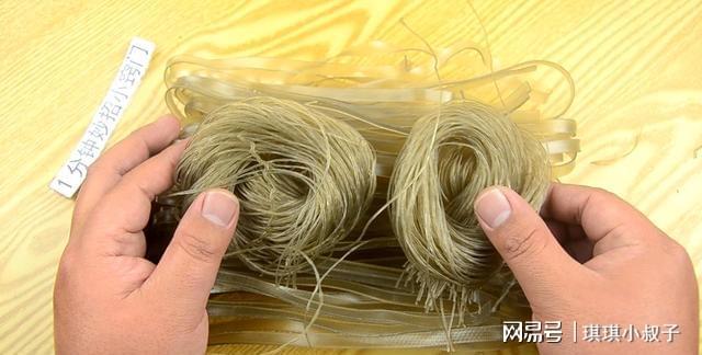 红薯粉条如何辨别真开云 开云体育假？粉条厂员工教我诀窍轻松分辨真假(图1)