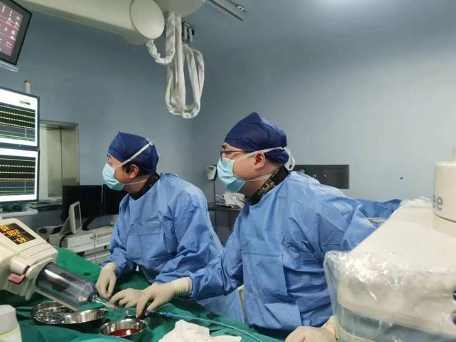 Kaiyun 开云上海市儿童心内科外周血管介入成功“封堵”婴儿胰腺动脉血管(图1)
