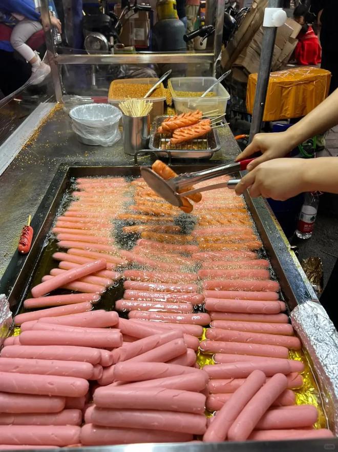开云 开云体育官网被315曝光一夜之间塌房的“淀粉肠”为什么还有人出来洗白？(图5)